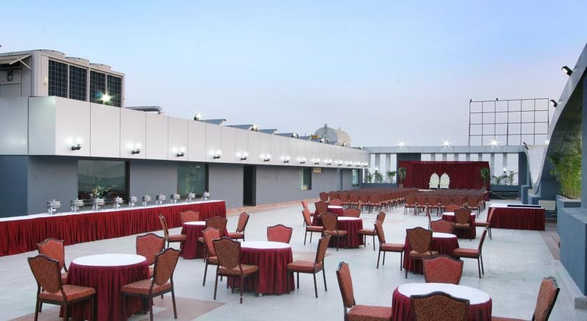 Ambience Executive Hotel Pimpri-Chinchwad Bagian luar foto