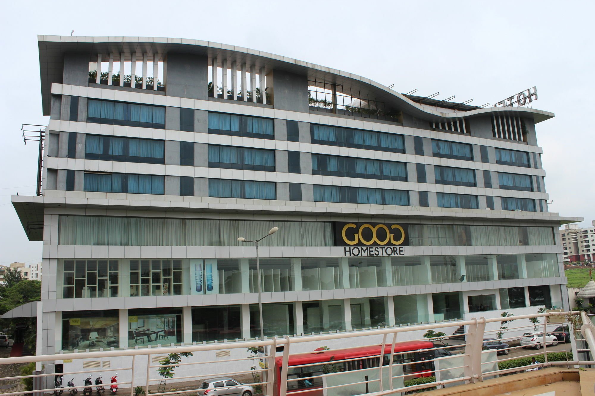 Ambience Executive Hotel Pimpri-Chinchwad Bagian luar foto